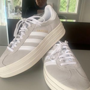 WOMENS ADIDAS GAZELLE 8.5